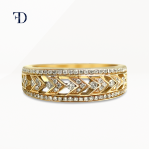 yellow-gold-Women’s Gold Right Hand Band